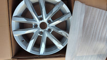 Load image into Gallery viewer, 1x Alufelge 16 Zoll 6.5" 5x112 41ET Glanz Silber 3G0601025BM VW Rim Wheel FEL4803978691jv