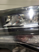 Laden Sie das Bild in den Galerie-Viewer, Frontscheinwerfer Skoda Superb 3V1941015 LED Links Scheinwerfer Headlight SCH2649938428uh