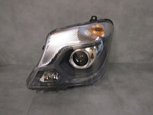 Laden Sie das Bild in den Galerie-Viewer, Frontscheinwerfer Mercedes-Benz Sprinter A9068206200 Xenon Links Headlight SCH2245847137mn