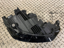 Laden Sie das Bild in den Galerie-Viewer, Frontscheinwerfer Audi A1 82A941003 Links Scheinwerfer Headlight SCH7555983959sp