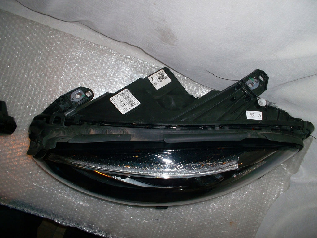 Frontscheinwerfer Mercedes-Benz W246 A2469066201 A2469066101 Rechts oder Links SCH6274739420be