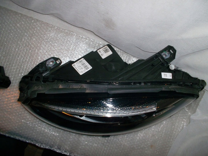 Frontscheinwerfer Mercedes-Benz W246 A2469066201 A2469066101 Ein Satz Headlight SCH6274739420be