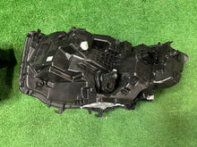 Laden Sie das Bild in den Galerie-Viewer, Frontscheinwerfer Renault 260606388R Ein Stück (Rechts oder Links) Headlight