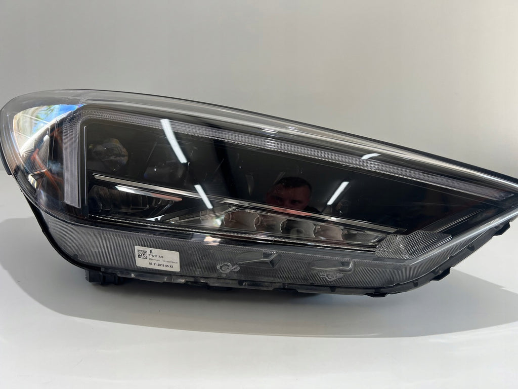 Frontscheinwerfer Hyundai Tucson 92102D7700 Rechts Scheinwerfer Headlight