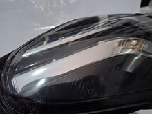 Laden Sie das Bild in den Galerie-Viewer, Frontscheinwerfer Ford Fiesta L1BB-13E015-GC L1BB13E015GC LED Links Headlight SCH2469626248rg