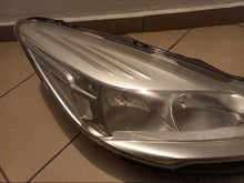 Laden Sie das Bild in den Galerie-Viewer, Frontscheinwerfer Ford Kuga CV44-13W029-AE Rechts Scheinwerfer Headlight