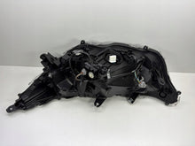 Laden Sie das Bild in den Galerie-Viewer, Frontscheinwerfer Toyota V Rechts Scheinwerfer Headlight SCH3853011767hy