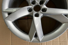 Laden Sie das Bild in den Galerie-Viewer, 1x Alufelge 19 Zoll 8.5" 5x112 32ET Glanz Silber 8T0601025F Audi A4 B8 Rim Wheel FEL2675640949js