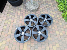 Laden Sie das Bild in den Galerie-Viewer, 4x Alufelge 18 Zoll 7.5" 5x112 37ET Glanz Silber 4G0601025M Audi A6 I Rim Wheel FEL4147327020tp