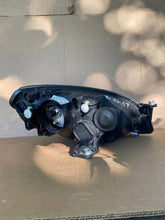 Laden Sie das Bild in den Galerie-Viewer, Frontscheinwerfer Skoda 1ST941005 Links Scheinwerfer Headlight