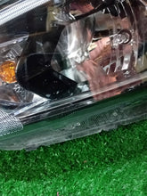 Laden Sie das Bild in den Galerie-Viewer, Frontscheinwerfer Hyundai Tucson 92101D7600 Links Scheinwerfer Headlight SCH2405422771dw