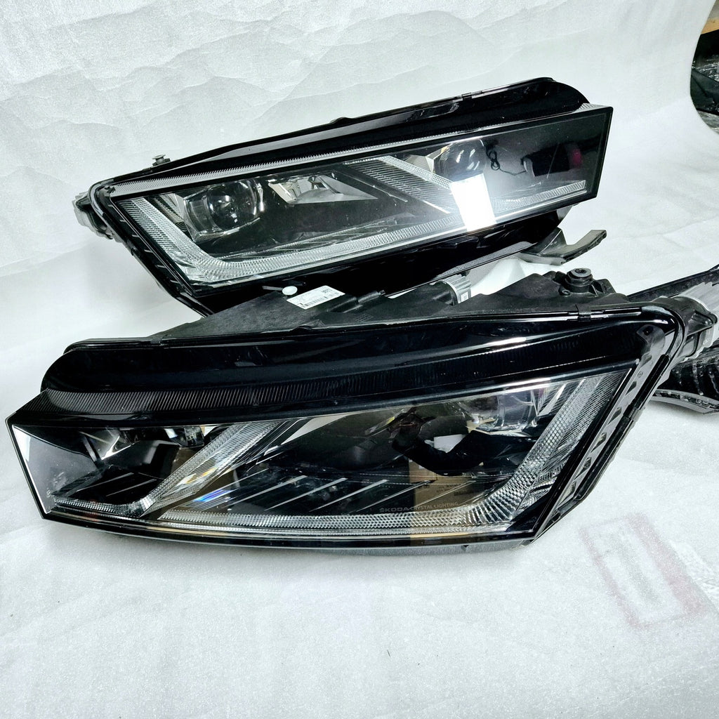 Frontscheinwerfer Skoda Octavia IV 5E4941016 Full LED Ein Satz Headlight SCH7907698306ge