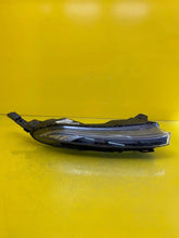 Load image into Gallery viewer, Frontscheinwerfer Hyundai Bayon 92208-Q0600 LED Rechts Scheinwerfer Headlight