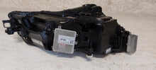 Laden Sie das Bild in den Galerie-Viewer, Frontscheinwerfer Skoda Superb III 3V1941015D LED Ein Stück (Rechts oder Links)