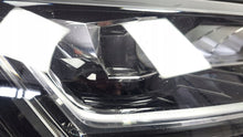 Laden Sie das Bild in den Galerie-Viewer, Frontscheinwerfer Skoda Superb III 3V1941016D Rechts Scheinwerfer Headlight SCH2100710638dn