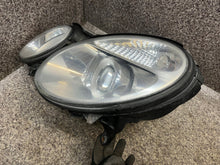 Laden Sie das Bild in den Galerie-Viewer, Frontscheinwerfer Mercedes-Benz W211 Links Scheinwerfer Headlight SCH2747262822hu