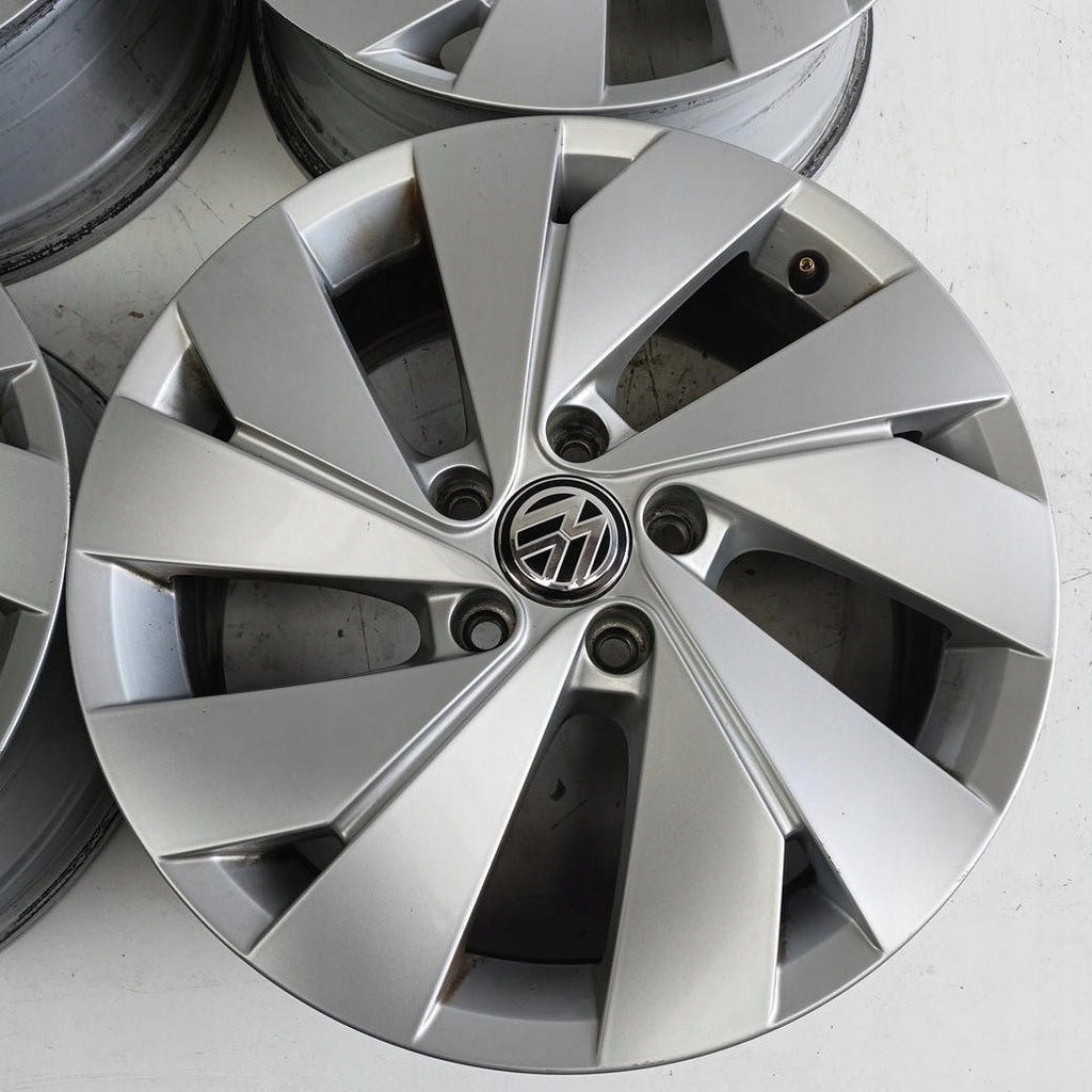 4x Alufelge 17 Zoll 6.5" 5x112 46ET 5H0601025B VW Golf VIII Touran I Rim Wheel FEL8048546517si