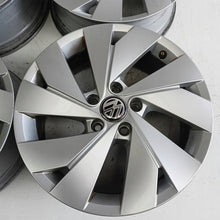 Laden Sie das Bild in den Galerie-Viewer, 4x Alufelge 17 Zoll 6.5" 5x112 46ET 5H0601025B VW Golf VIII Touran I Rim Wheel FEL8048546517si