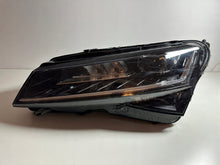 Laden Sie das Bild in den Galerie-Viewer, Frontscheinwerfer Skoda Superb III 3V1941015 Links Scheinwerfer Headlight