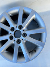 Load image into Gallery viewer, 1x Alufelge 16 Zoll 7.0" 5x120 47ET Glanz 6762299 BMW 3 Rim Wheel FEL2262313102ig