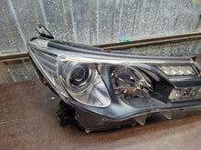 Laden Sie das Bild in den Galerie-Viewer, Frontscheinwerfer Toyota W0836 Ein Satz Scheinwerfer Headlight
