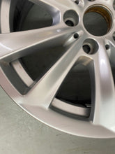 Load image into Gallery viewer, 1x Alufelge 17 Zoll 8.0" 5x120 30ET Glanz Silber 6780720 BMW F11 F06 F10 F12 FEL9519206181gy