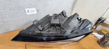 Laden Sie das Bild in den Galerie-Viewer, Frontscheinwerfer Audi Q2 1278211 Vorderseite Scheinwerfer Headlight