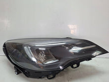 Laden Sie das Bild in den Galerie-Viewer, Frontscheinwerfer Opel Astra K S27645216 Rechts Scheinwerfer Headlight SCH5790939030je