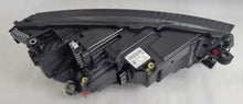 Laden Sie das Bild in den Galerie-Viewer, Frontscheinwerfer Skoda Octavia IV 5E4941035 Ein Stück (Rechts oder Links) SCH9332987809pv
