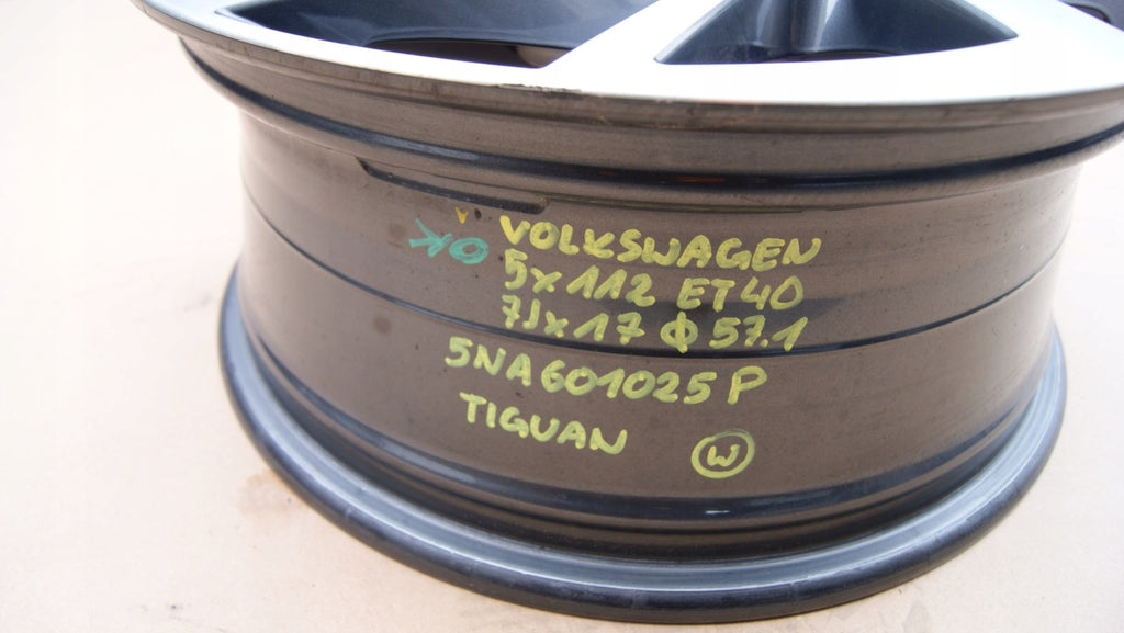 1x Alufelge 17 Zoll 7.0" 5x112 40ET Glanz 5NA601025T VW Tiguan Rim Wheel FEL4490176990nz