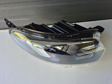 Laden Sie das Bild in den Galerie-Viewer, Frontscheinwerfer Opel Zafira Vivaro C 9832836480 Xenon Rechts Headlight