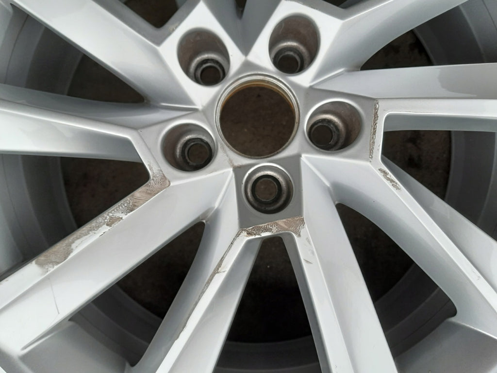 1x Alufelge 17 Zoll 6.5" 5x100 40ET Glanz Silber 657601025 Skoda Scala Rim Wheel FEL3308781025vs