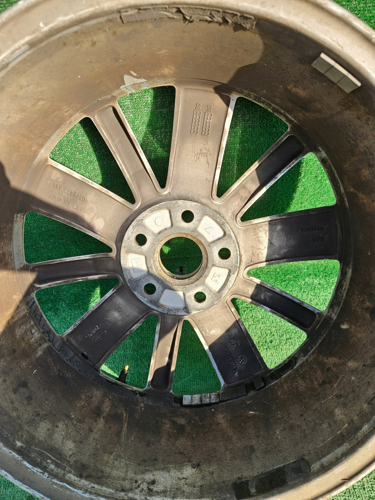 1x Alufelge 18 Zoll 7.0" 5x112 43ET Glanz Silber 5N0601025D VW I Rim Wheel FEL6968368807nf