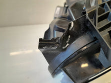 Laden Sie das Bild in den Galerie-Viewer, Frontscheinwerfer Tesla Model S 1563713-95-C Links Scheinwerfer Headlight