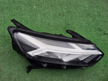 Laden Sie das Bild in den Galerie-Viewer, Frontscheinwerfer Dacia Sandero III 260103884R Rechts Scheinwerfer Headlight SCH1507825416lw