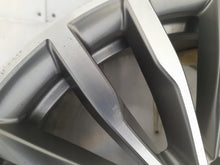 Load image into Gallery viewer, 1x Alufelge 19 Zoll 8.0" 5x120 36ET Glanz Silber 6877136 BMW Rim Wheel FEL7588027676oz