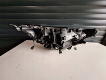 Laden Sie das Bild in den Galerie-Viewer, Frontscheinwerfer Toyota Rav 4 8118542842 Links Scheinwerfer Headlight SCH7104247472sc