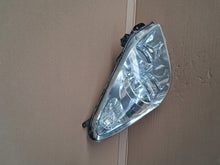 Laden Sie das Bild in den Galerie-Viewer, Frontscheinwerfer Toyota Corolla Verso Rechts Scheinwerfer Headlight SCH9541285756za