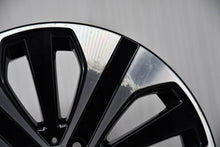 Laden Sie das Bild in den Galerie-Viewer, 1x Alufelge 18 Zoll 8.0&quot; 5x112 38ET Glanz Schwarz A2534014600 Mercedes-Benz Glc