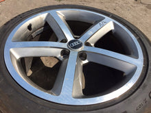 Load image into Gallery viewer, 1x Alufelge 18 Zoll 9.0&quot; 5x112 52ET Glanz Silber 8J0601025 Audi Rim Wheel