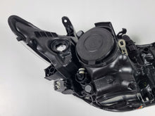 Laden Sie das Bild in den Galerie-Viewer, Frontscheinwerfer Toyota Auris 81150-02E20 LED Links Scheinwerfer Headlight