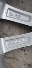 Laden Sie das Bild in den Galerie-Viewer, 1x Alufelge 17 Zoll 8.0" 5x112 46ET Glanz 8Y0601025CC Audi A3 Rim Wheel FEL8232590600ks