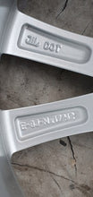Laden Sie das Bild in den Galerie-Viewer, 1x Alufelge 17 Zoll 8.0" 5x112 46ET Glanz 8Y0601025CC Audi A3 Rim Wheel FEL8232590600ks
