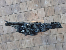 Load image into Gallery viewer, Frontscheinwerfer Toyota Corolla 81150-02S70 Ein Stück (Rechts oder Links)