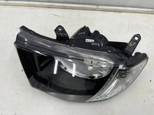 Laden Sie das Bild in den Galerie-Viewer, Frontscheinwerfer Mitsubishi L200 8301B461 Links Scheinwerfer Headlight SCH5483972611fv