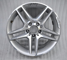 Laden Sie das Bild in den Galerie-Viewer, 1x Alufelge 17 Zoll 8.5" 5x112 58ET Glanz Silber A2044019702 Mercedes-Benz W204 FEL6465603771if