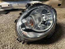 Laden Sie das Bild in den Galerie-Viewer, Frontscheinwerfer Mercedes-Benz Mini R55 R56 162704-03 Rechts Headlight SCH6110887849mi