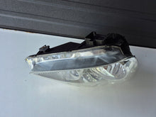 Load image into Gallery viewer, Frontscheinwerfer Honda Crv II 1EG238037-02 Ein Stück (Rechts oder Links)