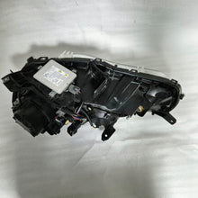 Load image into Gallery viewer, Frontscheinwerfer Mitsubishi Lancer VIII I P8924 FALSE Scheinwerfer Headlight SCH8762444122yt
