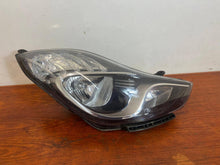 Load image into Gallery viewer, Frontscheinwerfer Hyundai Ix20 9210215 921021KXXX Rechts Scheinwerfer Headlight SCH8204914121dx